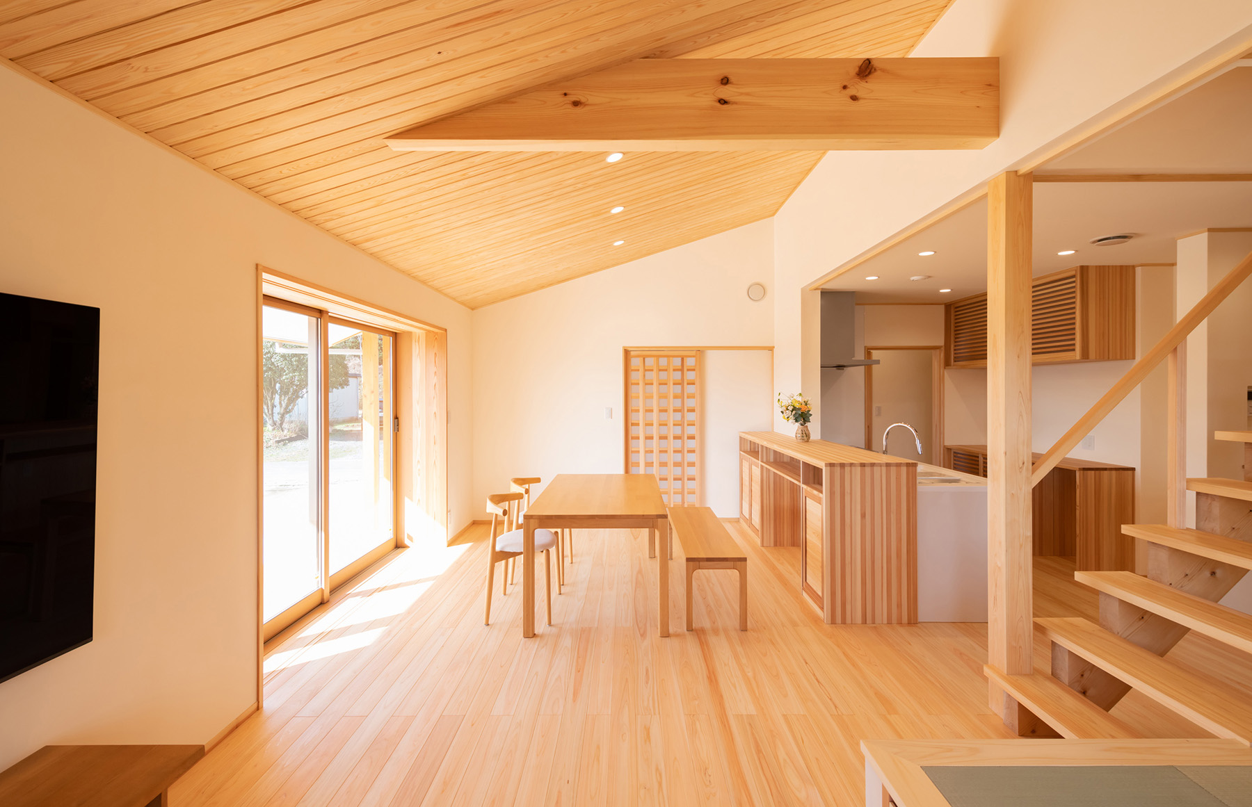 本物志向の自然素材の家をオーダーメイドで創る。