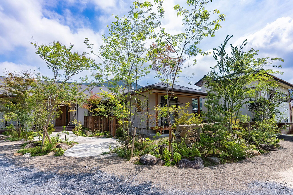 造園にこだわった2世帯住宅の平屋