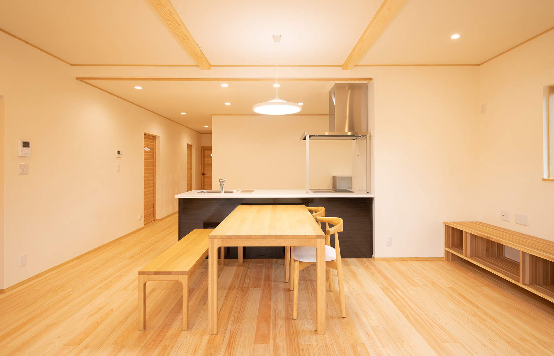 自然素材とまじめに向き合う家づくり